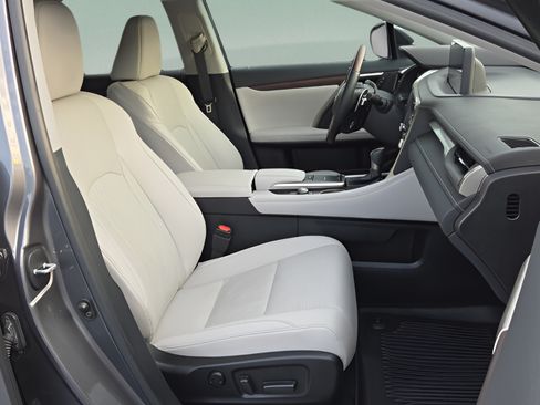 Certified 2022 Lexus RX 350 FWD w/ Premium Package image 16
