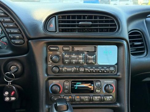 Used 2002 Chevrolet Corvette Coupe w/ Preferred Equipment Group2 RWD image 19