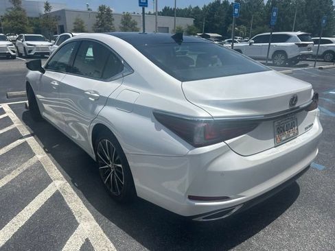 Used 2022 Lexus ES 350 w/ Premium Package FWD image 4