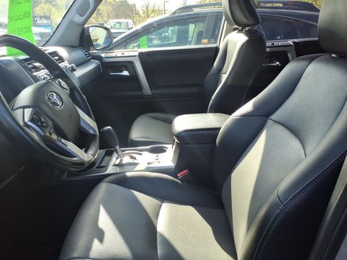Used 2017 Toyota 4Runner SR5 Premium AWD/4WD image 7