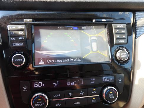 Used 2015 Nissan Rogue SL w/ SL Premium Package image 14