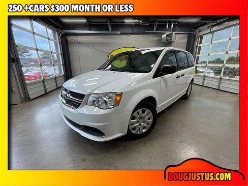 Used 2019 Dodge Grand Caravan SE FWD image 1