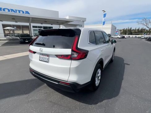 Certified 2025 Honda CR-V LX image 8