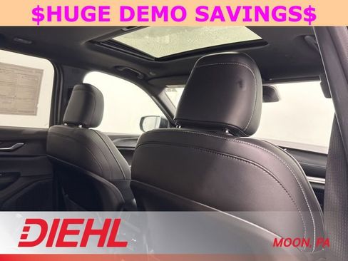 New 2025 Jeep Grand Cherokee Altitude AWD/4WD image 13