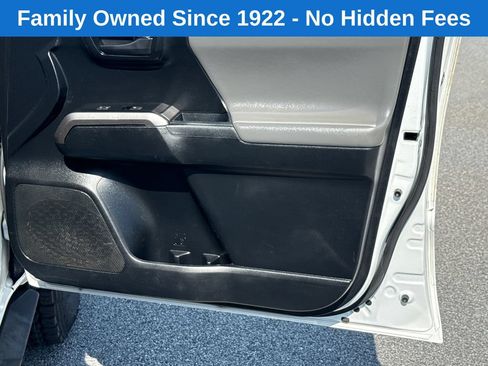Used 2022 Toyota Tacoma SR5 w/ Technology Package RWD image 14