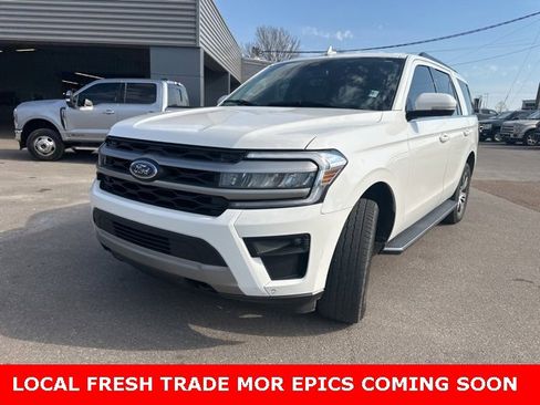 Used 2022 Ford Expedition XLT image 2