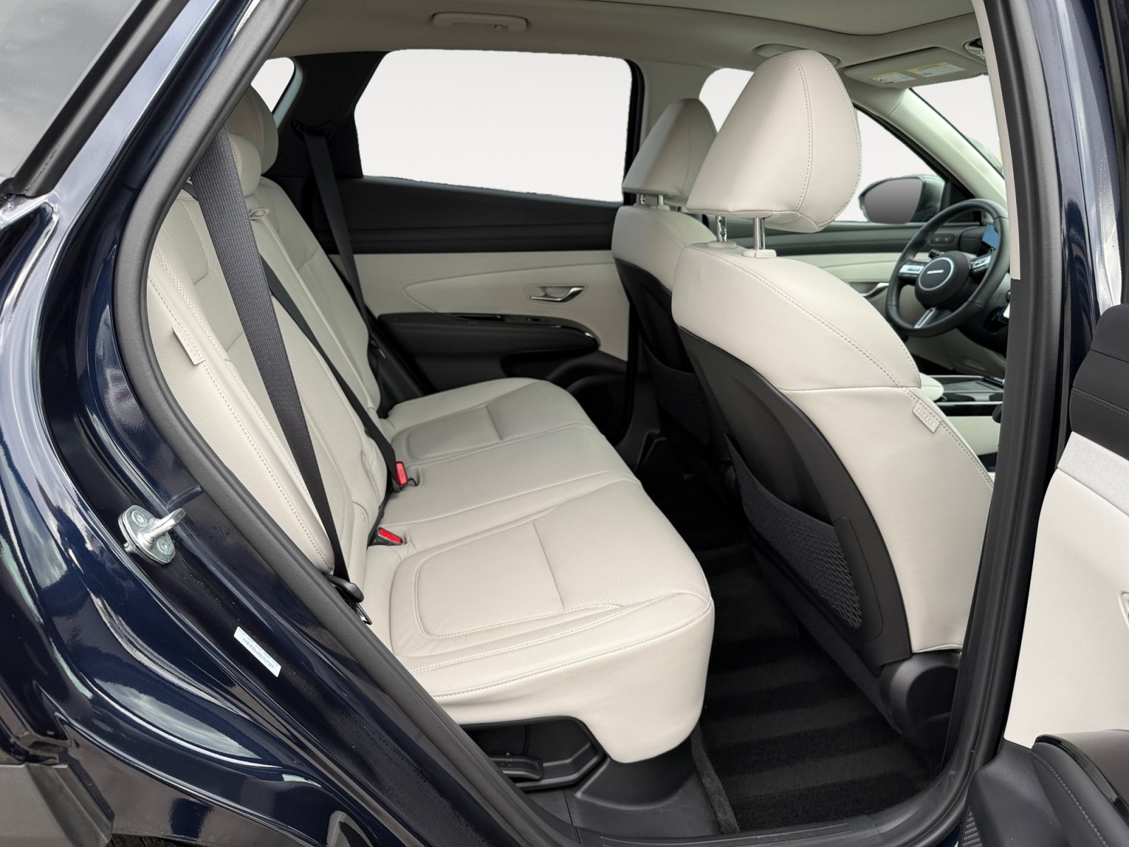 Certified 2025 Hyundai Tucson Limited AWD/4WD image 18