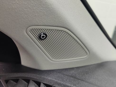 Used 2024 Volkswagen Taos SEL image 7