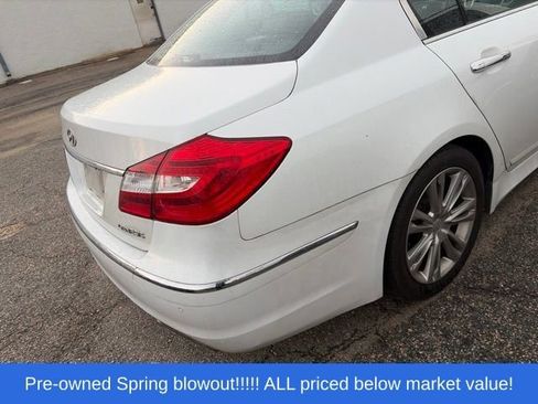 Used 2013 Hyundai Genesis 3.8 w/ Technology Pkg RWD image 15