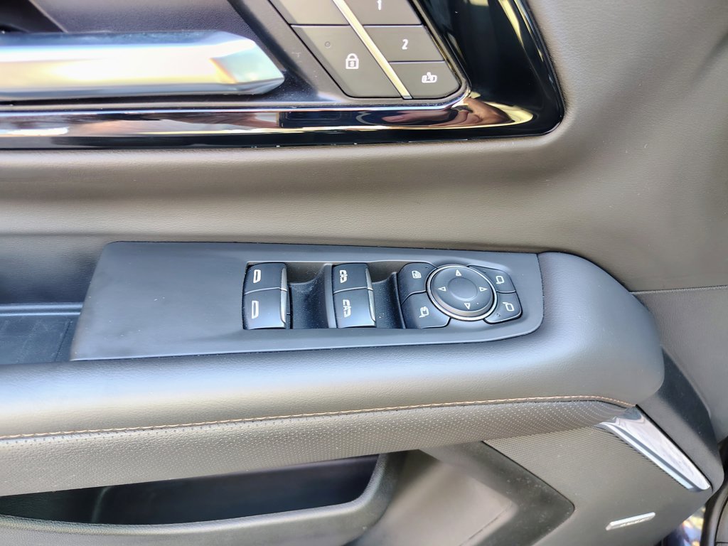 Used 2025 Chevrolet Suburban High Country AWD/4WD image 25