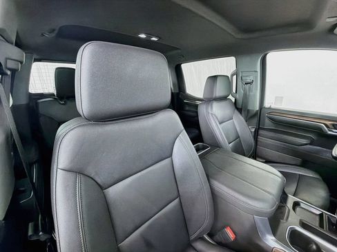 Used 2024 Chevrolet Silverado 1500 LT Trail Boss w/ Convenience Package II AWD/4WD image 28