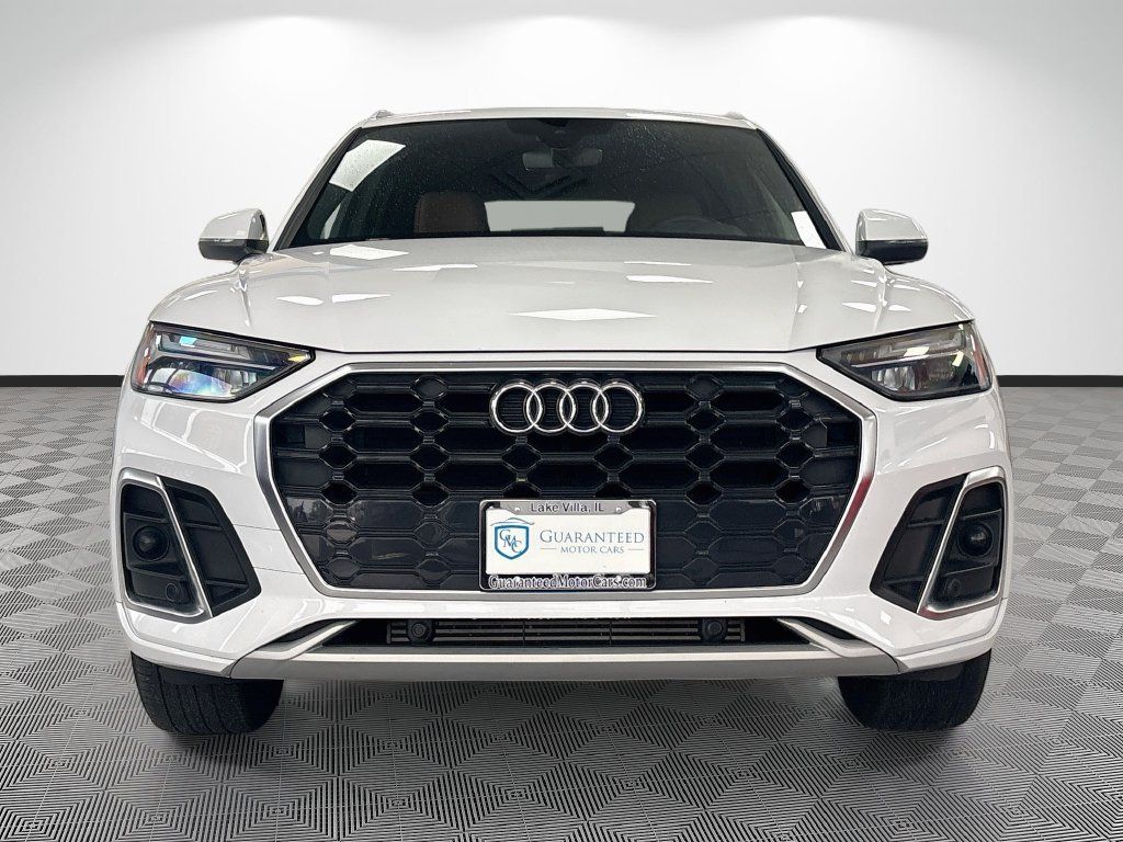 Used 2024 Audi Q5 2.0T Premium w/ Convenience Package AWD/4WD image 2