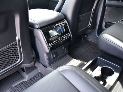 New 2026 Lincoln Aviator AWD image 24
