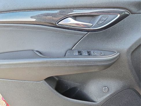 Used 2023 Buick Envision Preferred image 22