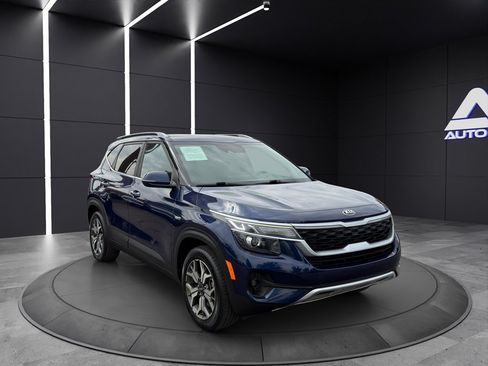 Used 2021 Kia Seltos EX AWD/4WD image 3