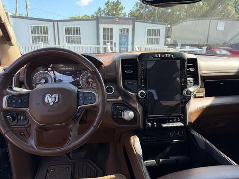 Used 2019 RAM 1500 Limited AWD/4WD image 9