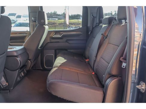 Used 2023 GMC Sierra 1500 SLE w/ X31 Off-Road Package image 17