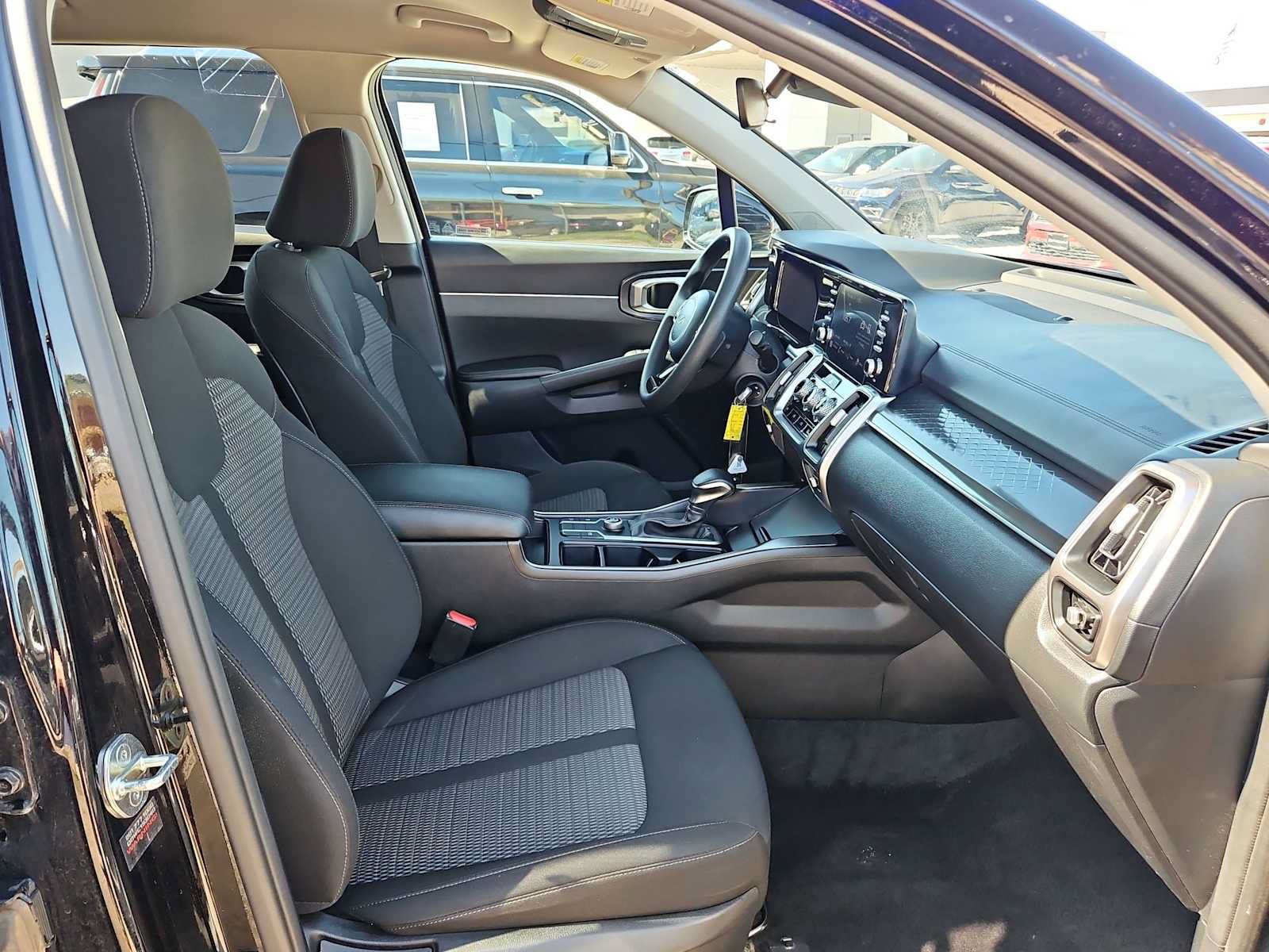 Used 2023 Kia Sorento LX FWD image 20