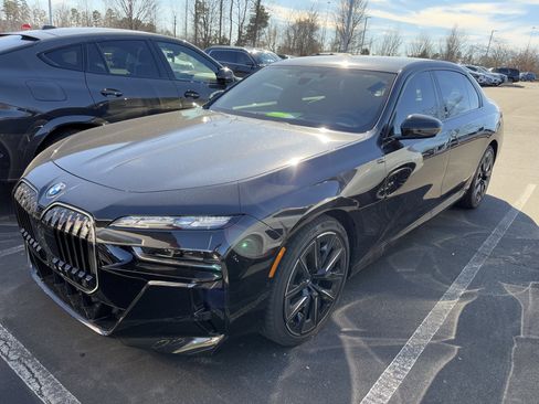 Certified 2025 BMW 760i xDrive w/ Executive Package image 12