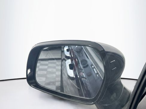 Used 2025 Kia Carnival FWD image 16