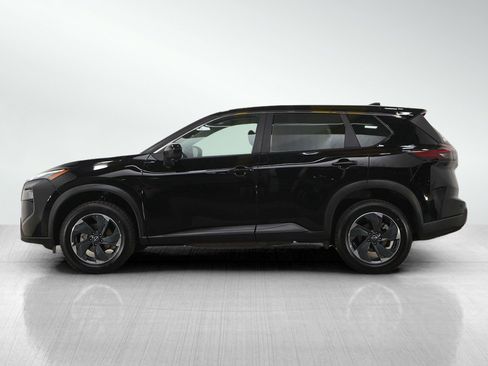 Used 2025 Nissan Rogue SV image 2
