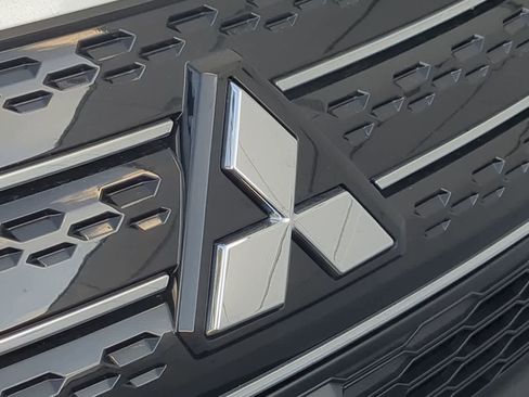 Used 2024 Mitsubishi Outlander SEL image 12