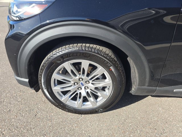 Used 2025 Ford Explorer Platinum w/ Ultimate Package RWD image 7