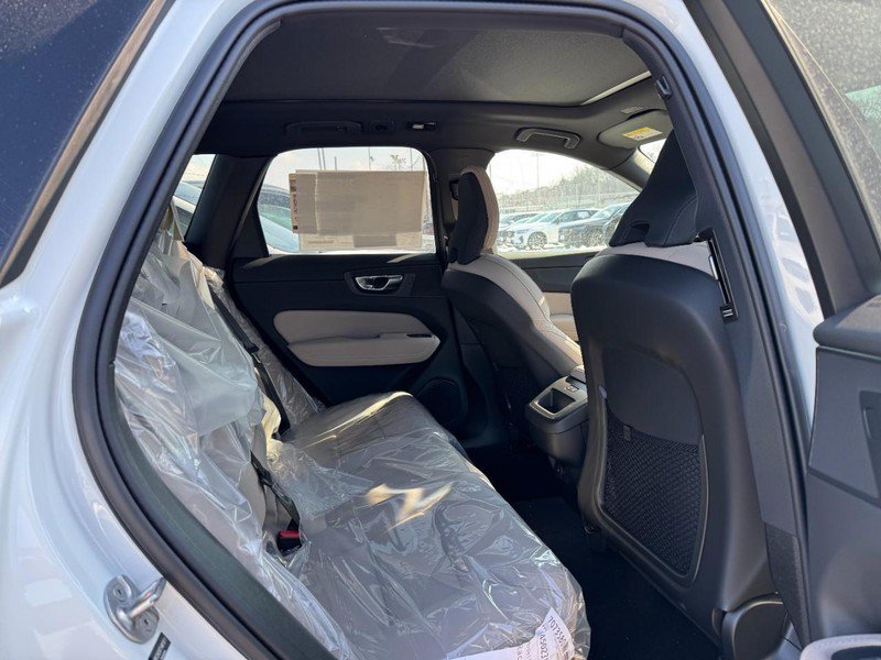 New 2026 Volvo XC60 B5 Plus w/ Protection Package Premier AWD/4WD image 5