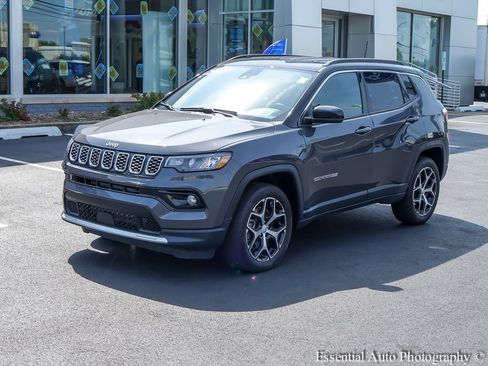 Used 2024 Jeep Compass Limited AWD/4WD image 3
