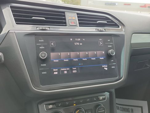 Used 2020 Volkswagen Tiguan SE R-Line image 20