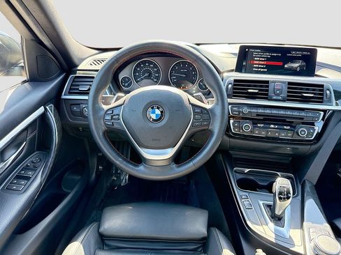 Used 2018 BMW 330i xDrive Sedan w/ Premium Package AWD/4WD image 16