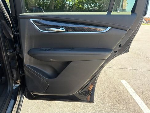 Used 2020 Cadillac XT6 Premium Luxury w/ LPO, Floor Liner Package FWD image 24