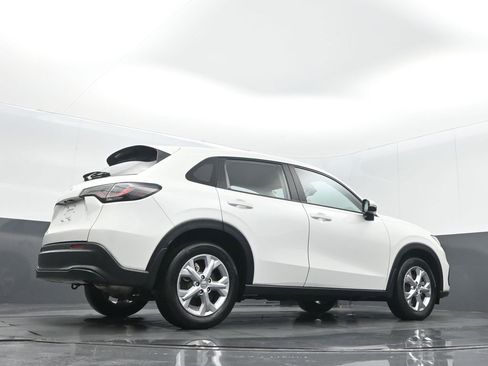 Certified 2025 Honda HR-V LX image 23