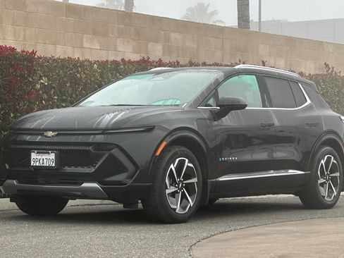 Used 2024 Chevrolet Equinox EV LT w/ LPO, Active Package image 8