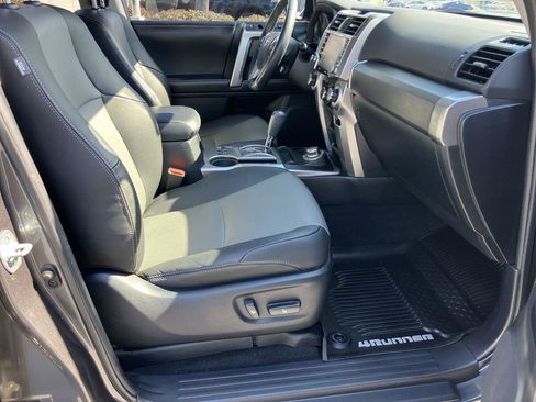 Used 2020 Toyota 4Runner SR5 Premium image 36