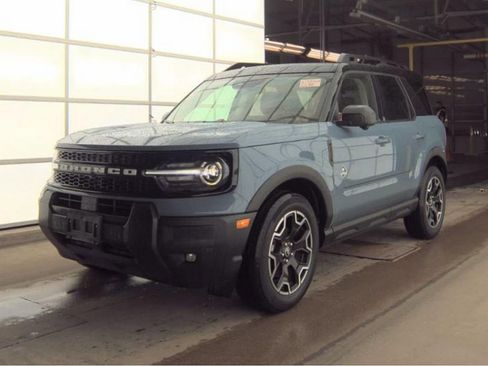 Used 2025 Ford Bronco Sport Outer Banks w/ Outer Banks Tech Package+ image 2