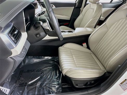 Used 2023 Genesis G70 2.0T w/ Sport Prestige Package image 9