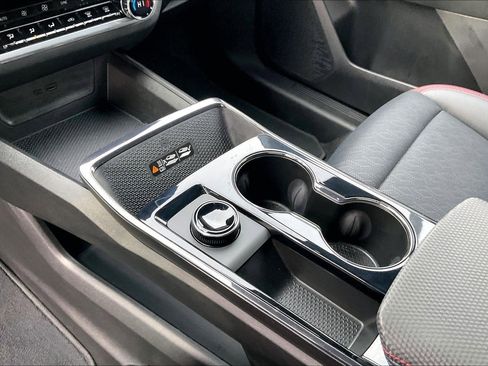 Used 2025 Chevrolet Equinox RS w/ Convenience Package III image 16