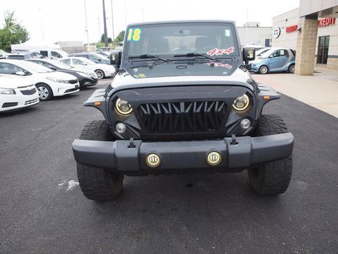 Used 2018 Jeep Wrangler Unlimited Sport S AWD/4WD image 4