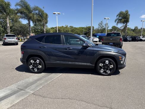 Used 2025 Hyundai Kona SEL FWD image 6