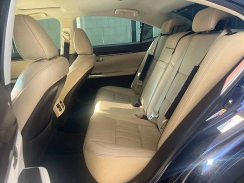 Used 2018 Lexus ES 350 w/ Luxury Package w/Wood Trim FWD image 7