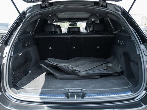 Used 2025 Mercedes-Benz GLC 300 4MATIC image 10