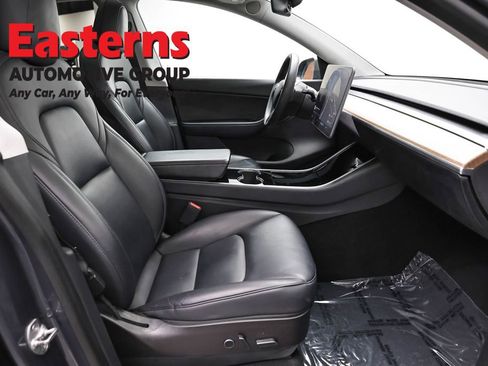 Used 2021 Tesla Model Y Long Range AWD/4WD image 18