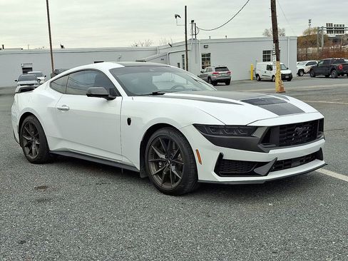 Used 2024 Ford Mustang Dark Horse image 2