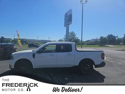 Used 2024 Ford Maverick Lariat w/ Black Appearance Package FWD image 1