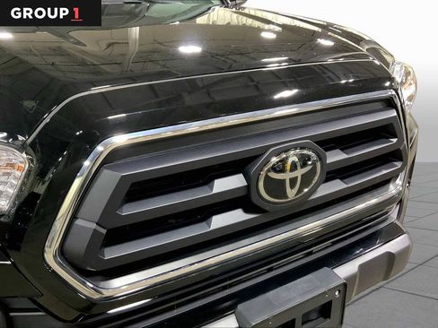 Used 2023 Toyota Tacoma SR5 AWD/4WD image 30