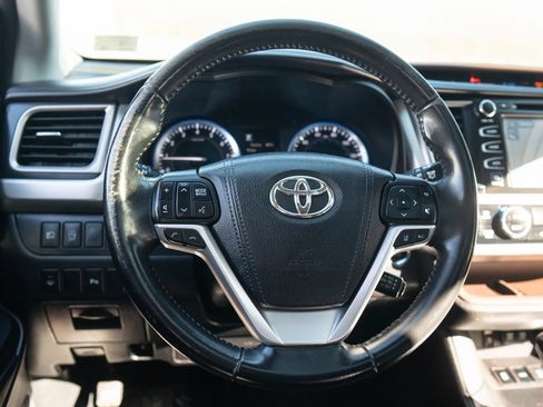 Used 2017 Toyota Highlander Limited image 34