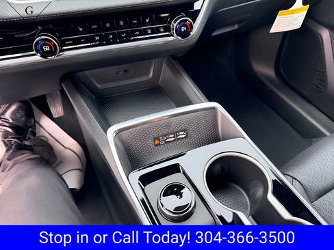 New 2026 Chevrolet Equinox LT w/ Convenience Package II AWD/4WD image 19