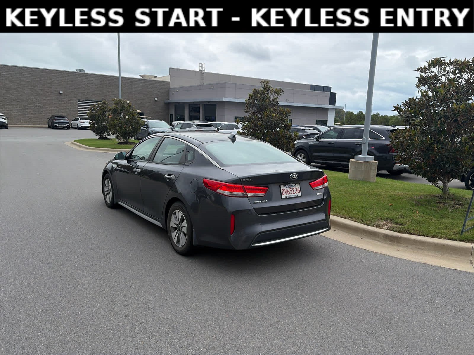 Used 2017 Kia Optima Premium FWD image 3