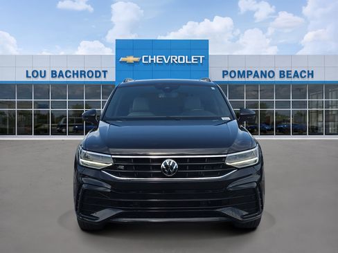 Used 2023 Volkswagen Tiguan SE R-Line FWD image 2